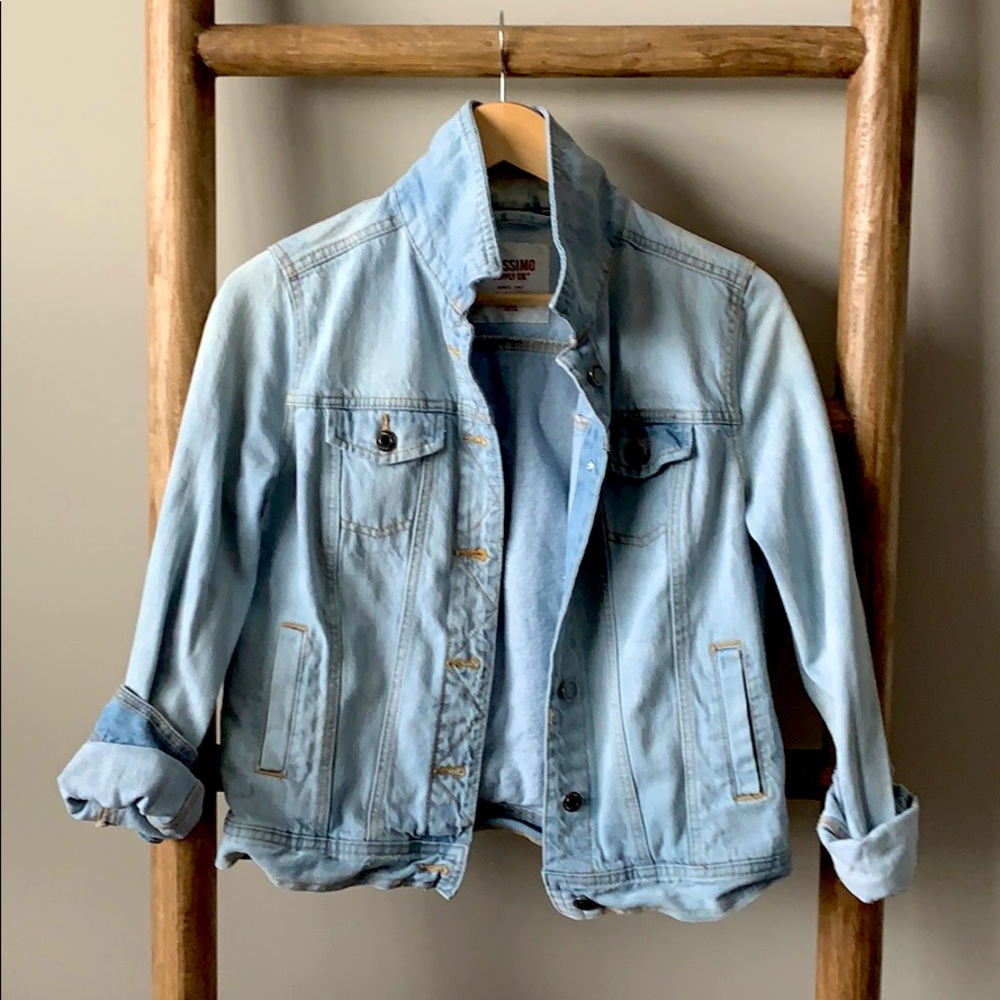 Mossimo Light Vintage Wash Jean Jacket